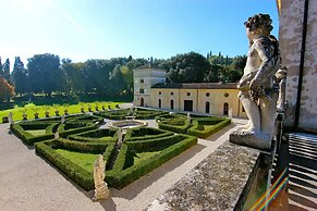 Hotel Villa Giona