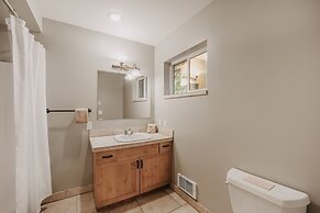 12gs - Bbq - Wifi - Dishwasher - Sleeps 4 2 Bedroom Home by RedAwning