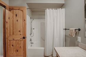 12gs - Bbq - Wifi - Dishwasher - Sleeps 4 2 Bedroom Home by RedAwning