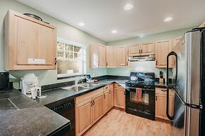 12gs - Bbq - Wifi - Dishwasher - Sleeps 4 2 Bedroom Home by RedAwning