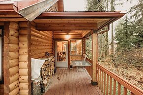 21gs - Log  - Pets Ok - Sleeps 6 3 Bedroom Home by RedAwning