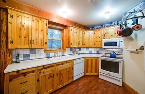 25sl - Hot Tub - Bbq - Pets Ok - Wifi - Sleeps 6 1 Bedroom Home by Red