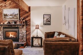 26sl - Hot Tub - Bbq - Game Room - Sleeps 8 3 Bedroom Home by RedAwnin