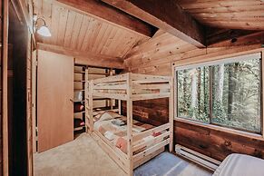 26sl - Hot Tub - Bbq - Game Room - Sleeps 8 3 Bedroom Home by RedAwnin