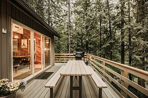 26sl - Hot Tub - Bbq - Game Room - Sleeps 8 3 Bedroom Home by RedAwnin