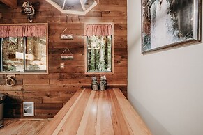 26sl - Hot Tub - Bbq - Game Room - Sleeps 8 3 Bedroom Home by RedAwnin