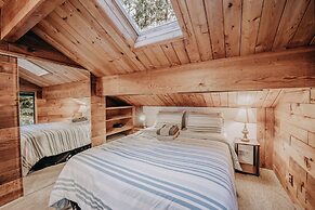 26sl - Hot Tub - Bbq - Game Room - Sleeps 8 3 Bedroom Home by RedAwnin