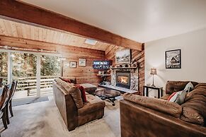 26sl - Hot Tub - Bbq - Game Room - Sleeps 8 3 Bedroom Home by RedAwnin
