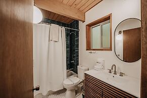 27gs - Bbq - Pets Ok - Wifi - Sleeps 10 3 Bedroom Home by RedAwning