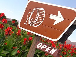 GUBAS DE HOEK meet eat sleep