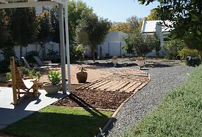 GUBAS DE HOEK meet eat sleep