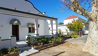 GUBAS DE HOEK meet eat sleep