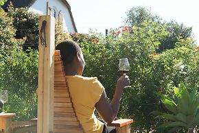 GUBAS DE HOEK meet eat sleep