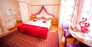 GUBAS DE HOEK meet eat sleep