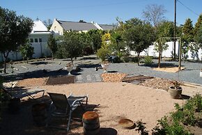 GUBAS DE HOEK meet eat sleep