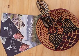 GUBAS DE HOEK meet eat sleep