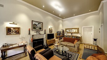 GUBAS DE HOEK meet eat sleep