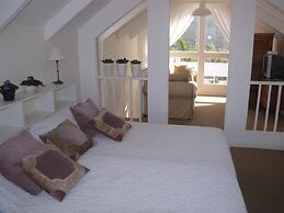 The Pink Lodge on the Beach