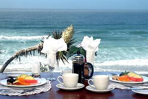 The Pink Lodge on the Beach