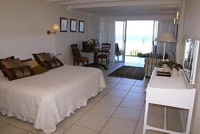 The Pink Lodge on the Beach