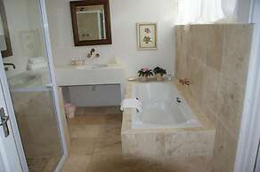 The Pink Lodge on the Beach