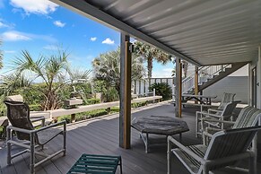 Dog Friendly Oceanfront Beach House by RedAwning