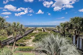Dog Friendly Oceanfront Beach House by RedAwning