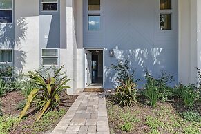 Dog Friendly Oceanfront Beach House by RedAwning