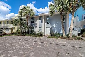 Dog Friendly Oceanfront Beach House by RedAwning