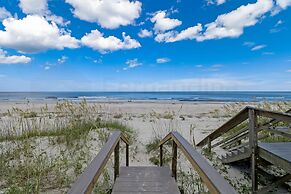 Dog Friendly Oceanfront Beach House by RedAwning
