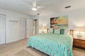 Dog Friendly Oceanfront Beach House by RedAwning