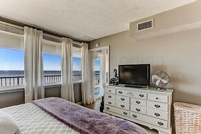 Coral Sands Beautiful Condominium by RedAwning