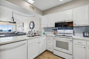 Coral Sands Beautiful Condominium by RedAwning