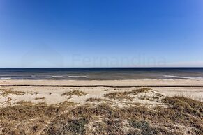 Coral Sands Beautiful Condominium by RedAwning