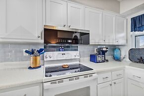 Coral Sands Beautiful Condominium by RedAwning