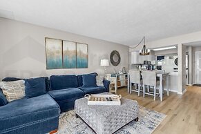 Coral Sands Beautiful Condominium by RedAwning