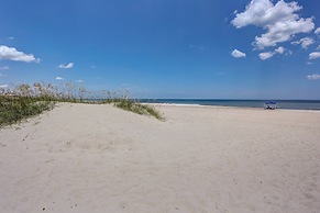 Coral Sands Beautiful Condominium by RedAwning