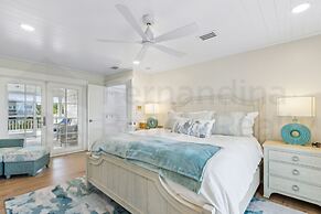 Multi-level Seaside Residence by RedAwning