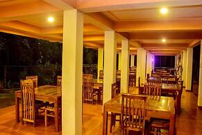 Rainforest Lodge