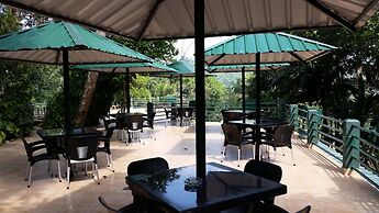 Rainforest Lodge