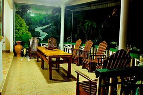 Rainforest Lodge