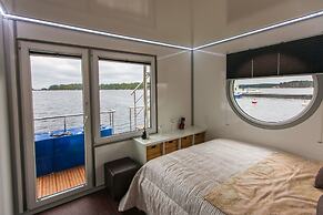 Houseboat Jyväskylä