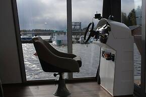 Houseboat Jyväskylä