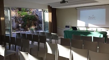 Zeus Residence Hotel