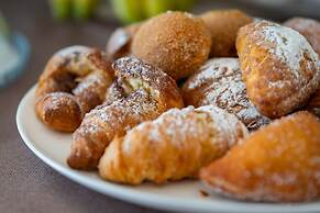 Zeus Residence Hotel