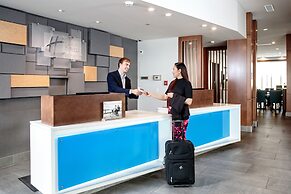 Holiday Inn Express & Suites West Edmonton - Mall Area, an IHG Hotel