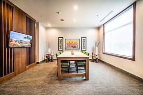 Holiday Inn Express & Suites West Edmonton - Mall Area by IHG