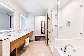 Holiday Inn Express & Suites West Edmonton - Mall Area by IHG