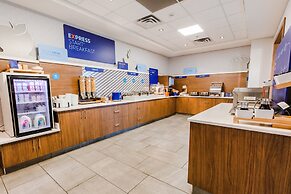 Holiday Inn Express & Suites West Edmonton - Mall Area by IHG