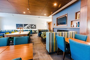 Holiday Inn Express & Suites West Edmonton - Mall Area by IHG